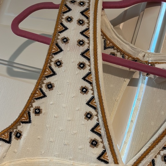 Unique Embroidered Top - Picture 2 of 3